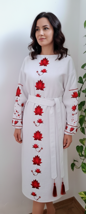 Vyšívané ľanové šaty s folk motívom